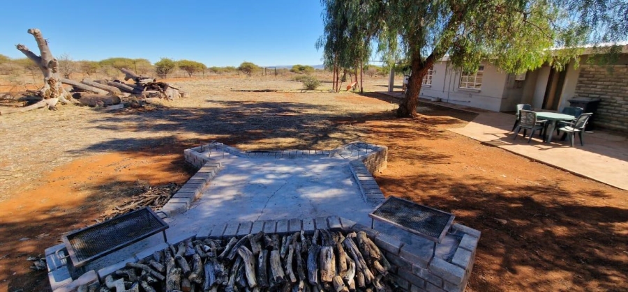 10 Bedroom Property for Sale in Olifantshoek Northern Cape